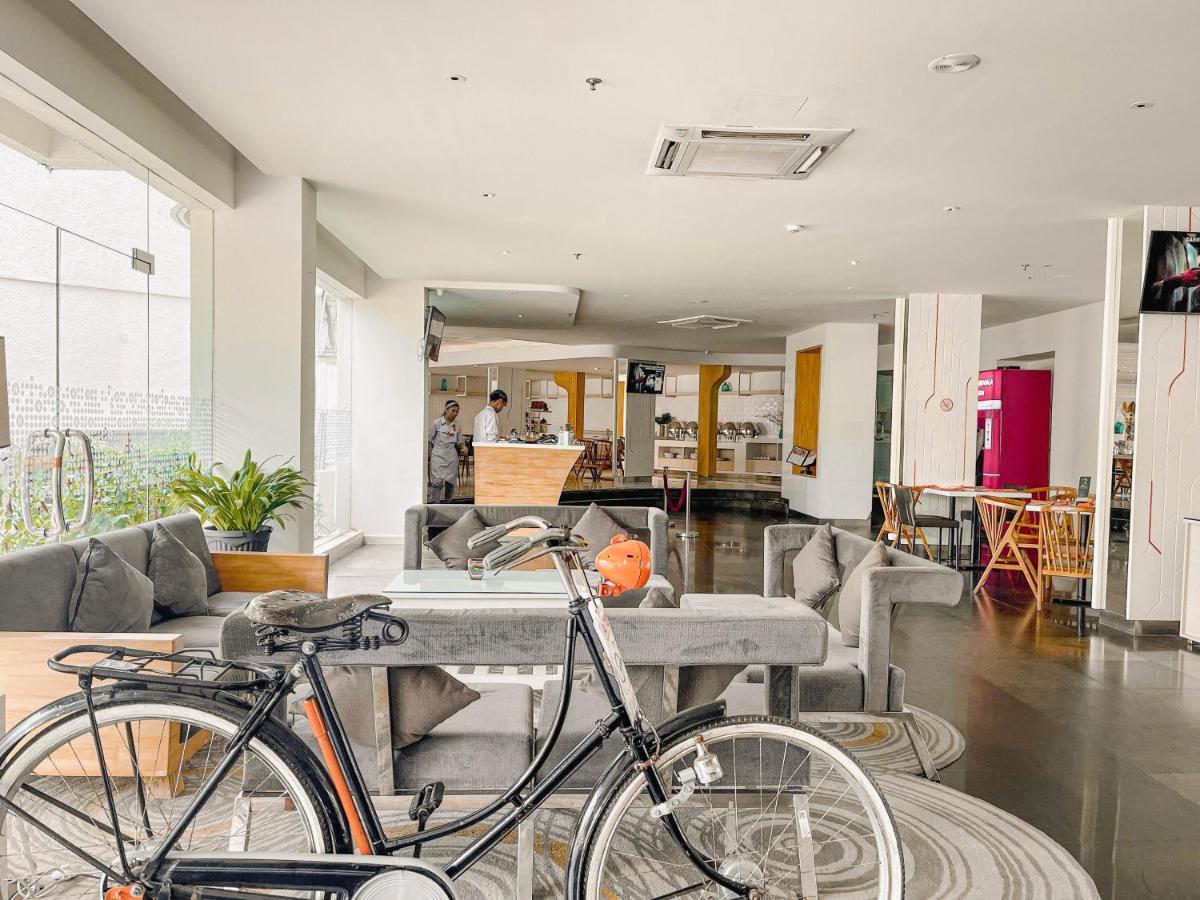 Harris Resort Batam Waterfront Sekupang Екстериор снимка