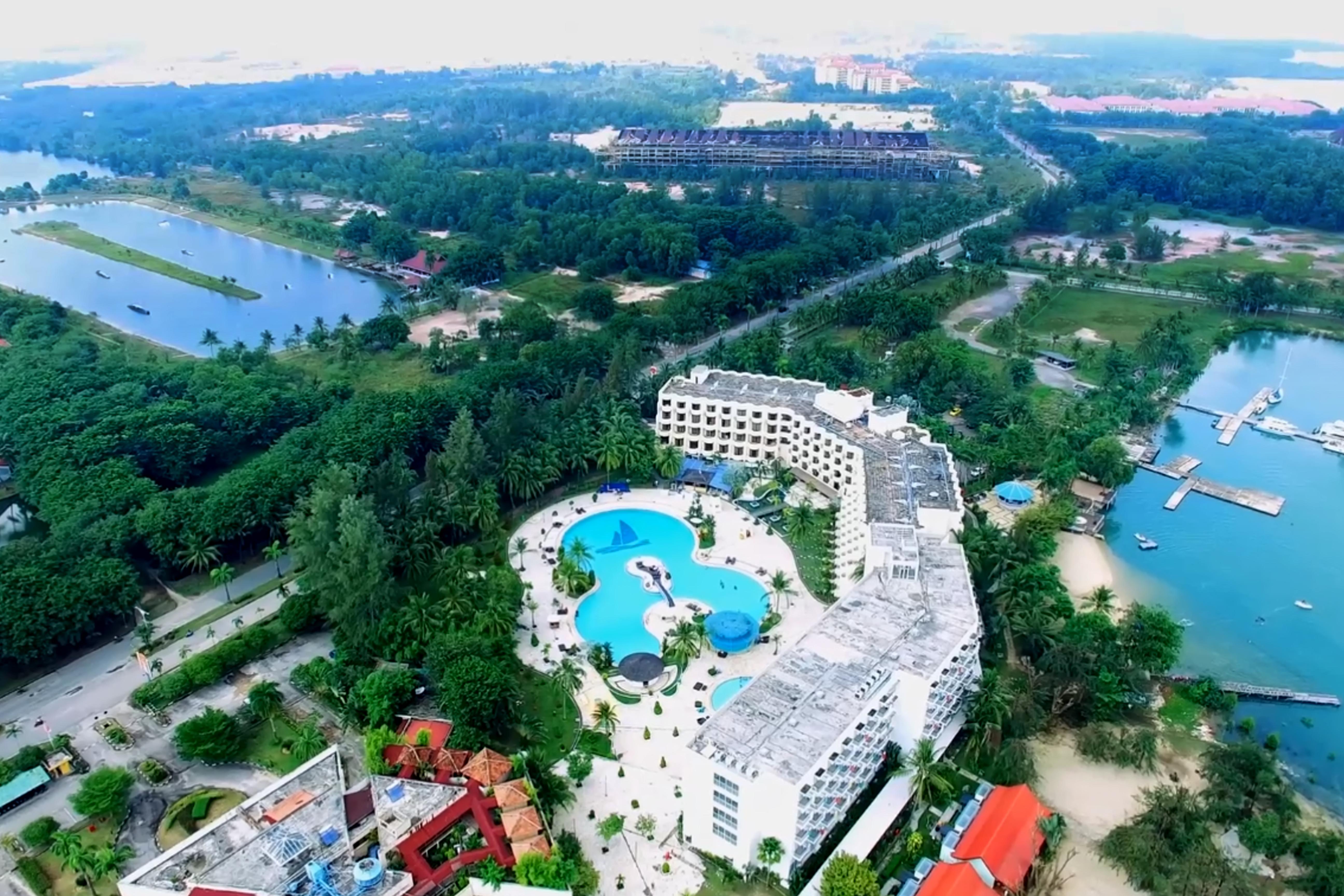 Harris Resort Batam Waterfront Sekupang Екстериор снимка
