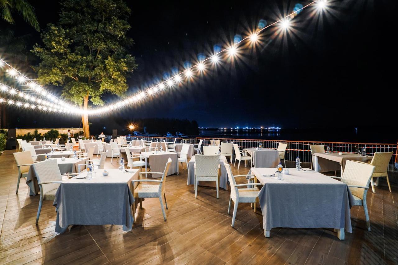 Harris Resort Batam Waterfront Sekupang Екстериор снимка