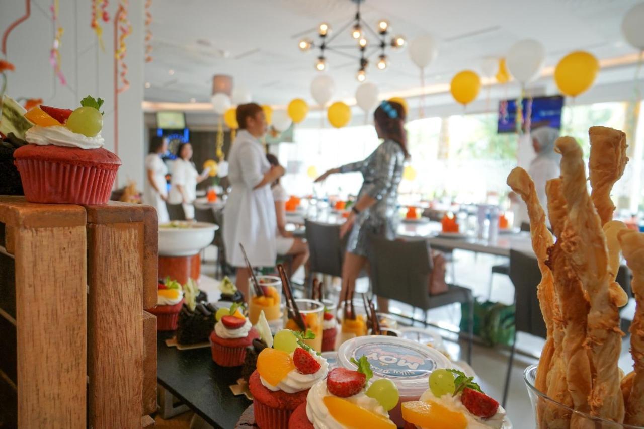 Harris Resort Batam Waterfront Sekupang Екстериор снимка