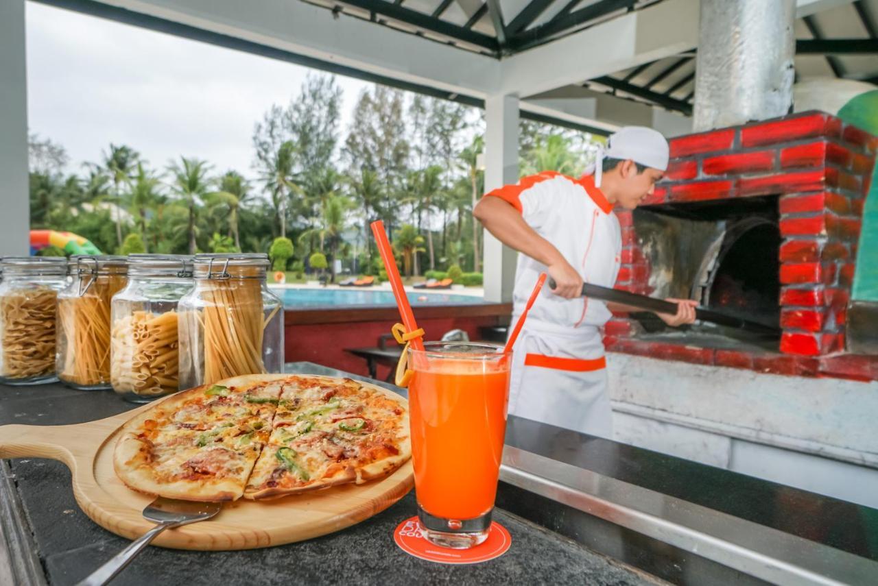Harris Resort Batam Waterfront Sekupang Екстериор снимка