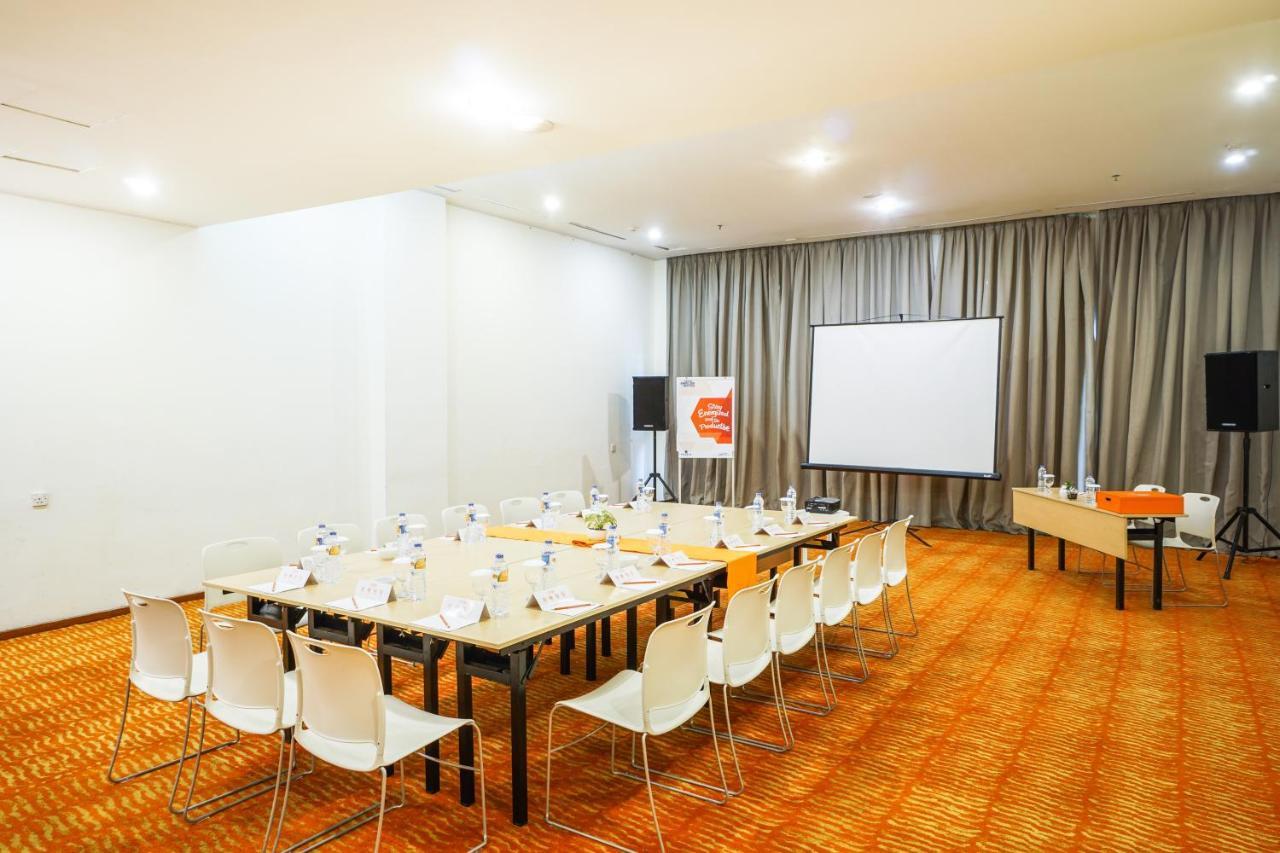 Harris Resort Batam Waterfront Sekupang Екстериор снимка