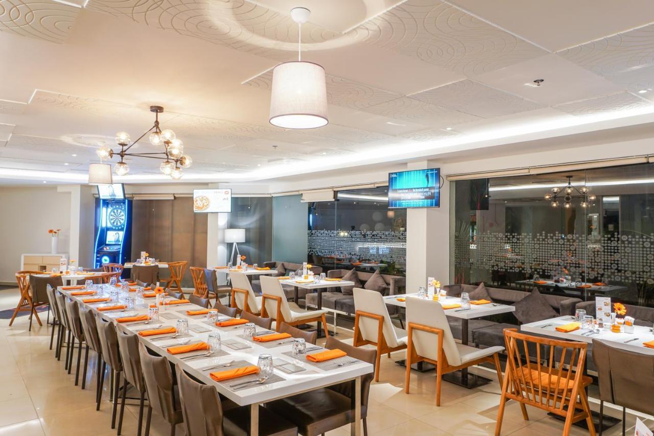 Harris Resort Batam Waterfront Sekupang Екстериор снимка