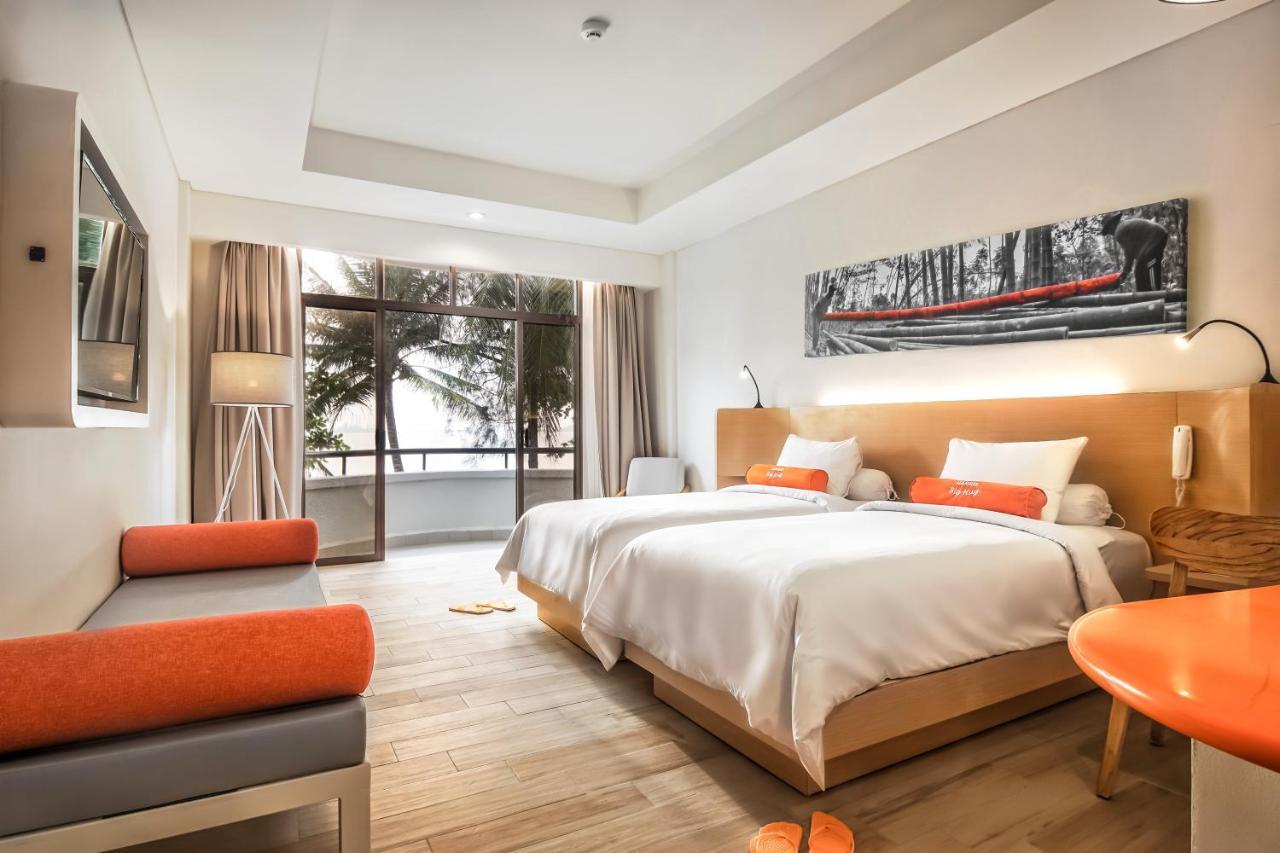 Harris Resort Batam Waterfront Sekupang Екстериор снимка